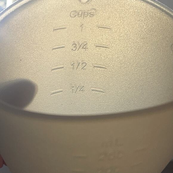 The Pampered Chef Set of 3 Silicone Prep Bowls Measuring Cups #2421 - Picture 7 of 9